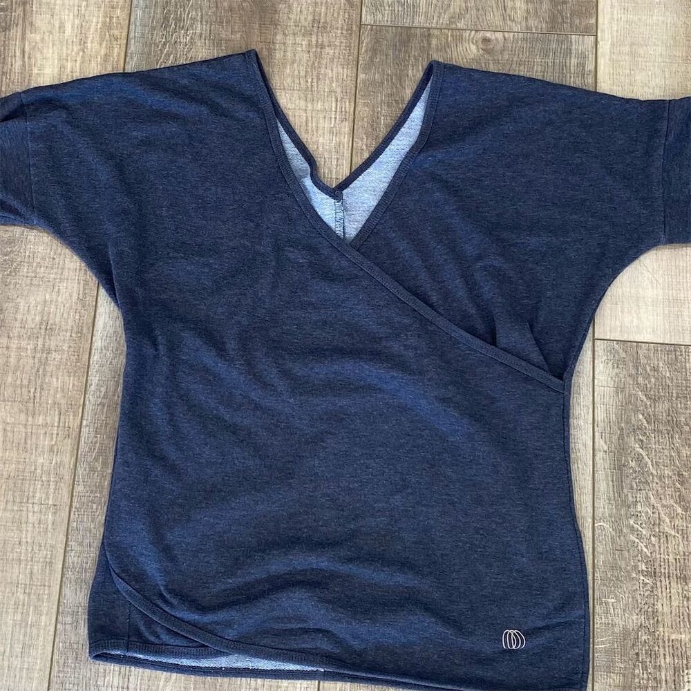 Balance Collection Women's V-Neck Wrap Short Sleeve sweatshirt Size M Casual